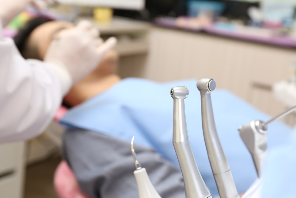 Kinds of dental treatments by cosmetic dentists