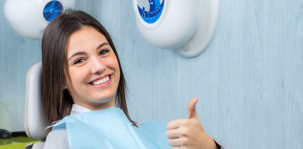 Differences between regular and cosmetic dentists - Dental clinic Airdrie